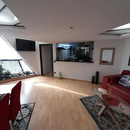 Corte Lambruschini With Free Covered Parking *