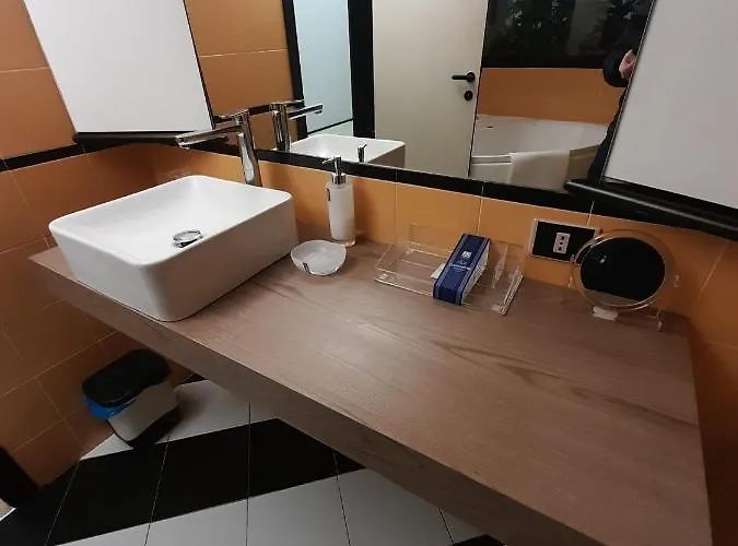 Corte Lambruschini With Free Covered Parking Apartament Genua