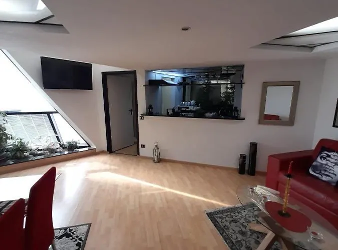 Corte Lambruschini With Free Covered Parking *